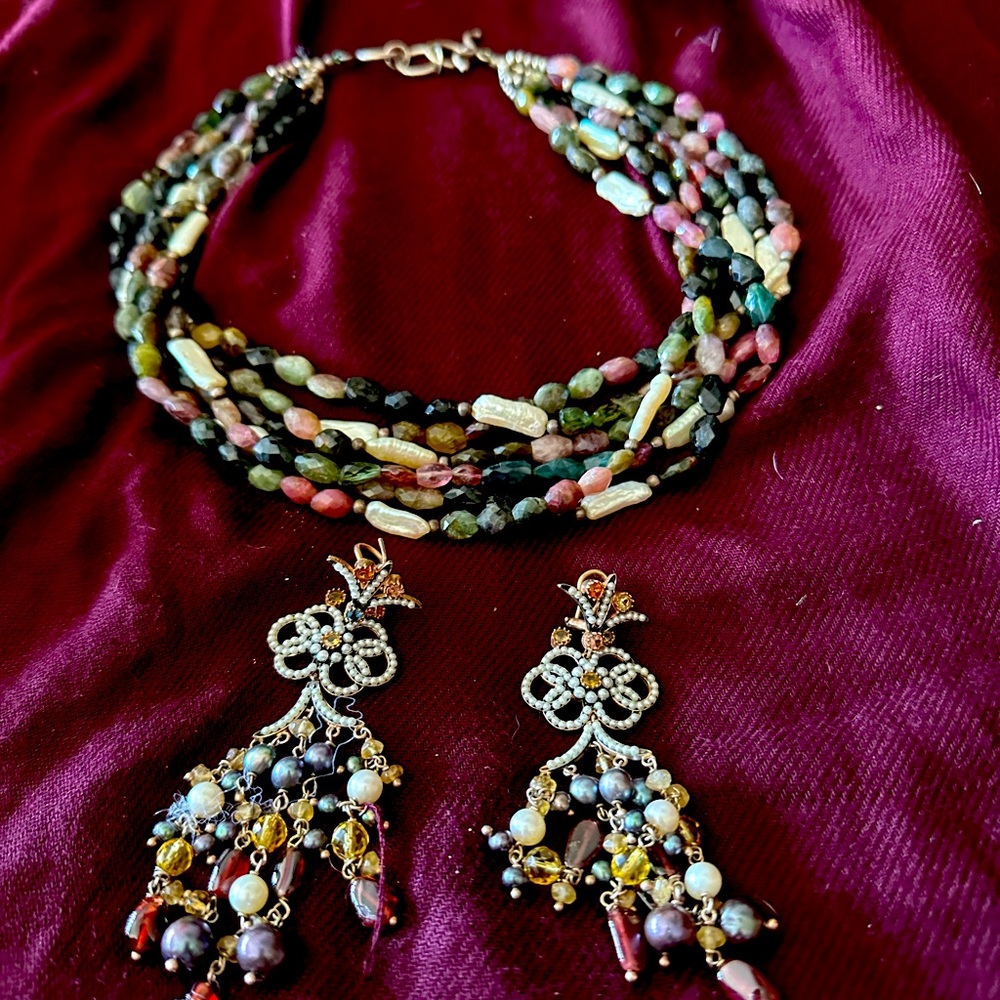 Necklace and pierced earrings